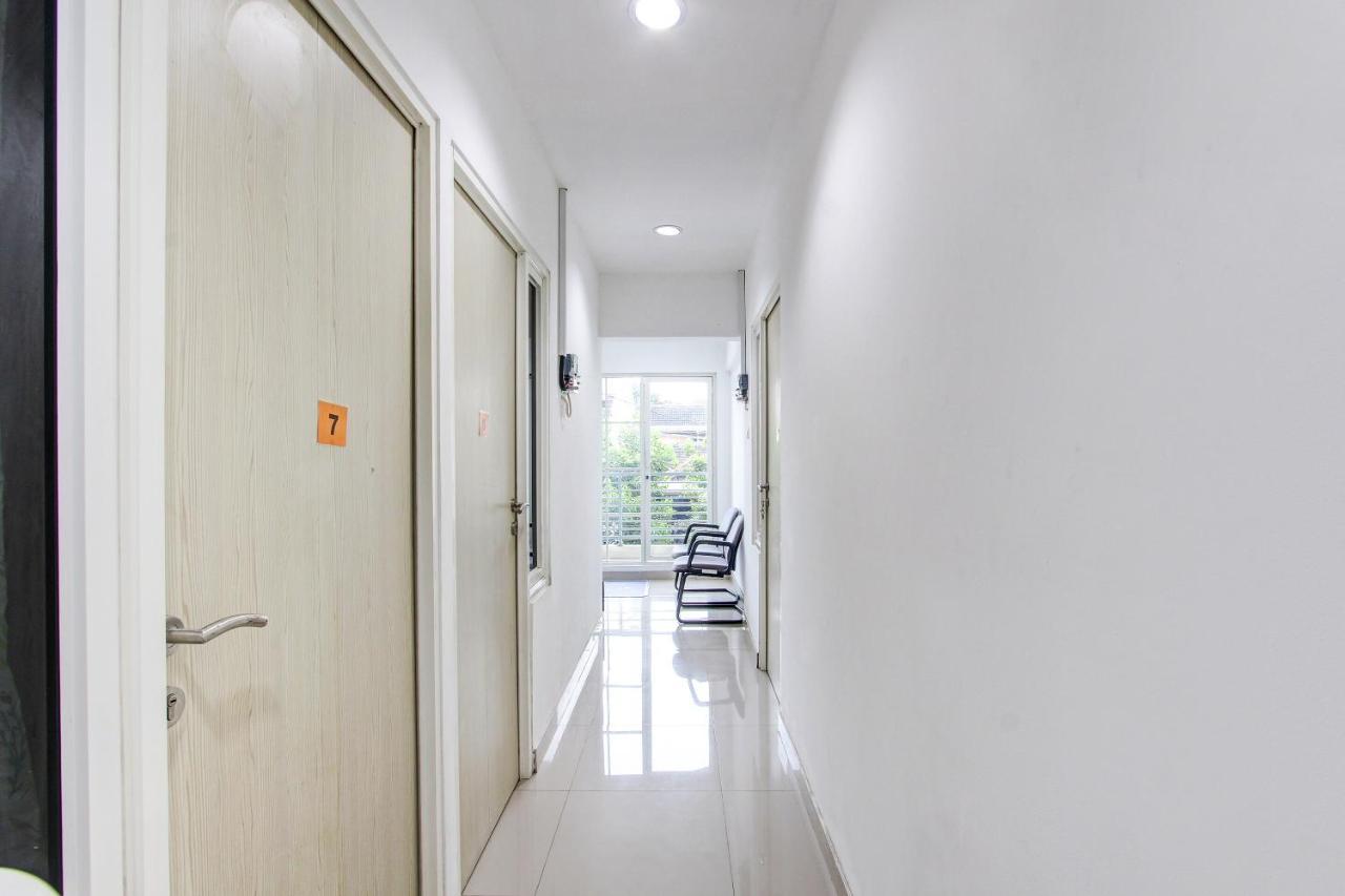 Oyo 92479 Pasadena House Hotel Krapyak ภายนอก รูปภาพ