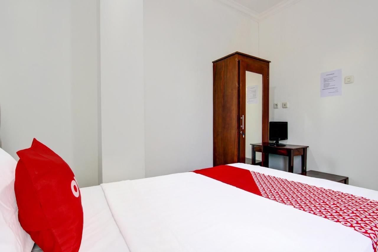 Oyo 92479 Pasadena House Hotel Krapyak ภายนอก รูปภาพ