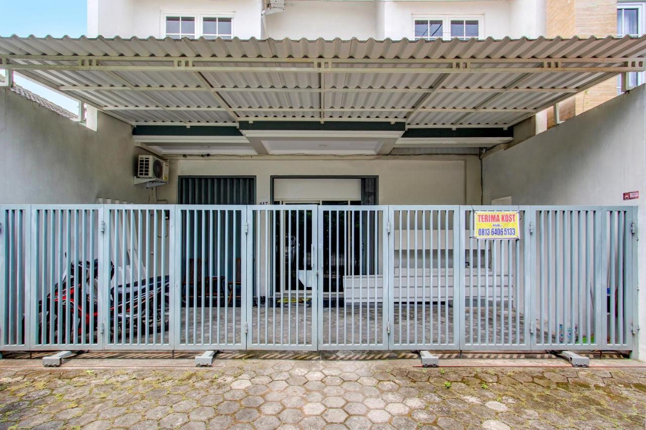 Oyo 92479 Pasadena House Hotel Krapyak ภายนอก รูปภาพ