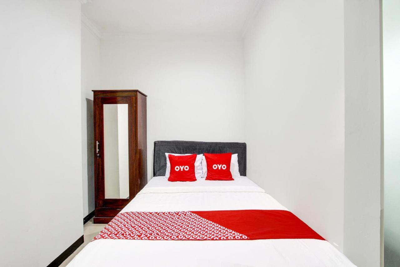 Oyo 92479 Pasadena House Hotel Krapyak ภายนอก รูปภาพ