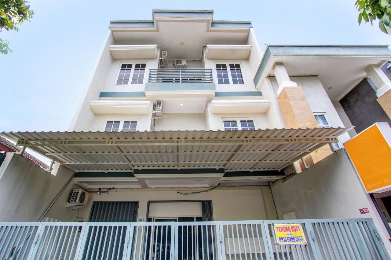 Oyo 92479 Pasadena House Hotel Krapyak ภายนอก รูปภาพ