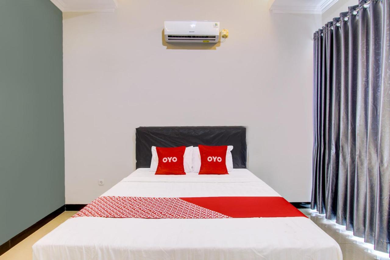 Oyo 92479 Pasadena House Hotel Krapyak ภายนอก รูปภาพ
